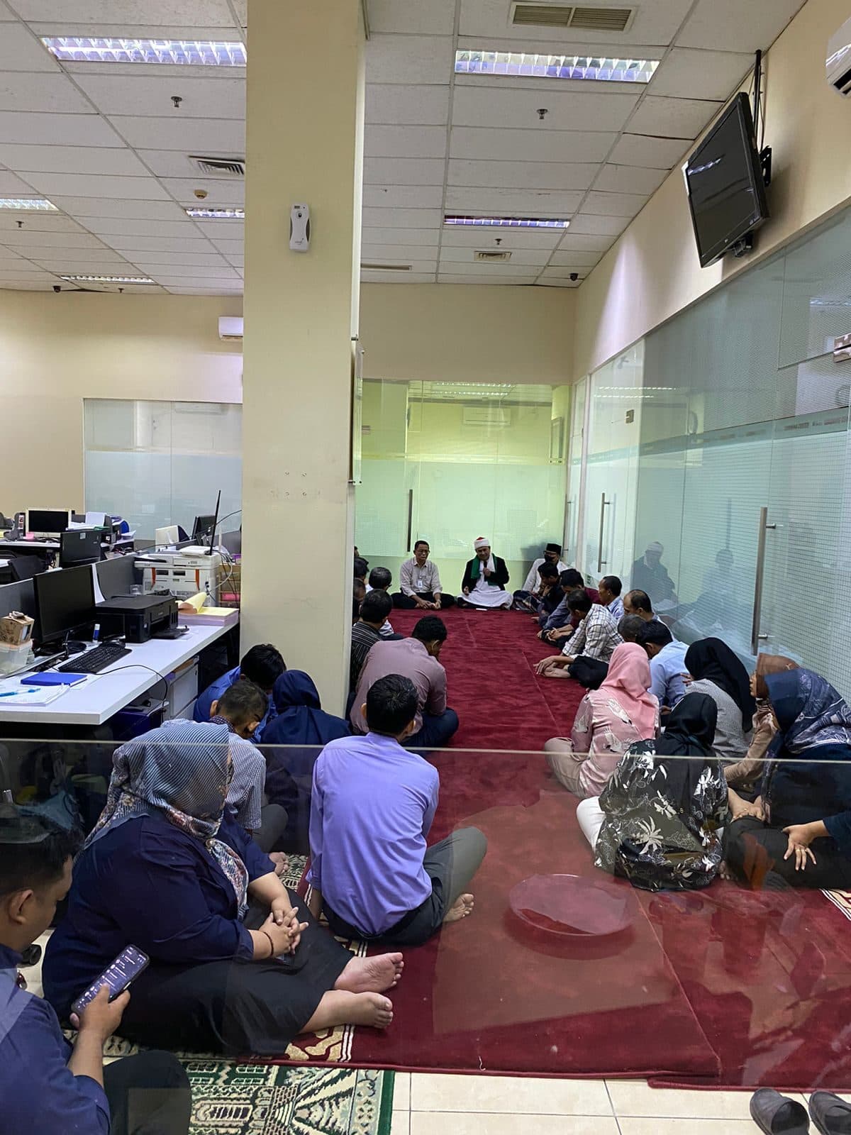 BKP employees breaking the fast together